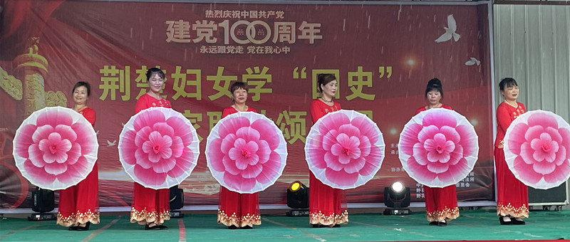 广场舞_副本.jpg